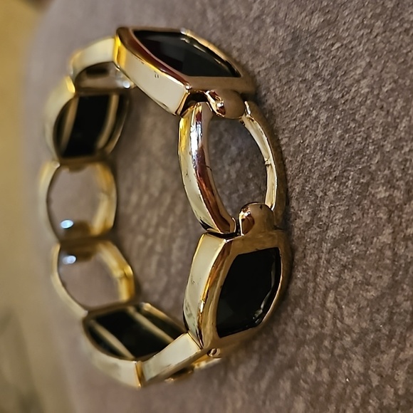 3/$20 Black and Gold Link Stretch Bracelet - Picture 2 of 3